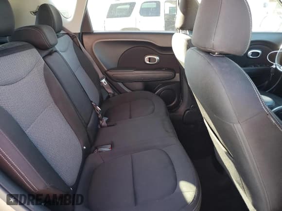 ✅ 2018 Kia Soul + • VIN: KNDJP3A50J7539304 • Лот: 86464795. Опубликован ранее на Copart с пробегом 128 581 миль. Бесплатный доступ к архиву аукционных продаж из США и подробный отчёт об истории автомобиля на DreamBid. Изображение 11.