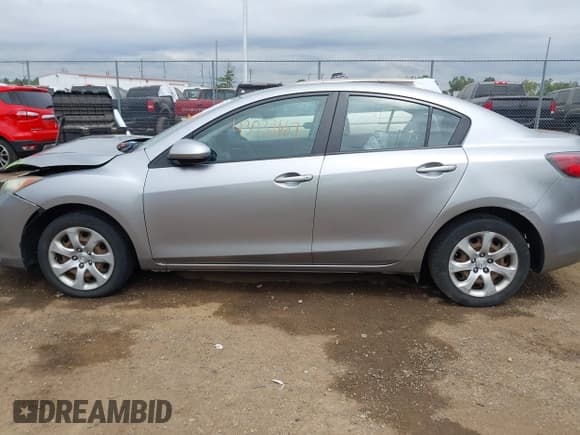 ✅ 2013 Mazda 3 i Sport • VIN: JM1BL1U76D1845075 • Lot: 43031667. Wystawiony na IAAI z przebiegiem 174 336 mil. Bezpłatny archiwum sprzedaży aukcyjnych z USA i szczegółowy raport historii pojazdu na DreamBid. Zdjęcie 14.