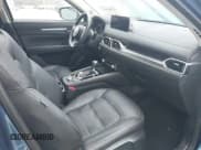 ✅ 2023 Mazda CX-5 S Carbon Edition • VIN: JM3KFBCM0P0195827 • Lot: 42905023. Wystawiony na IAAI z przebiegiem 31 766 mil. Bezpłatny archiwum sprzedaży aukcyjnych z USA i szczegółowy raport historii pojazdu na DreamBid. Zdjęcie 5.