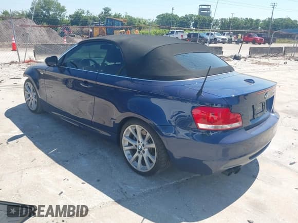 ✅ 2013 BMW 1 Series 135i • VIN: WBAUN7C57DVM28236 • Lot: 41900116. Wystawiony na IAAI z przebiegiem 38 876 mil. Bezpłatny archiwum sprzedaży aukcyjnych z USA i szczegółowy raport historii pojazdu na DreamBid. Zdjęcie 3.