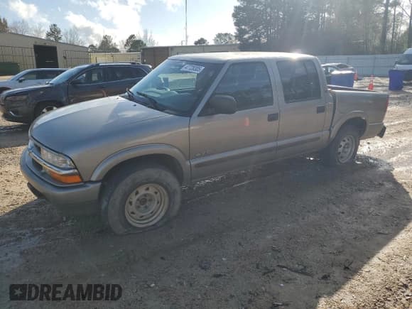 ✅ 2003 Chevrolet S-10 LS • VIN: 1GCDT13X33K174368 • Лот: 47728305. Опубликован ранее на Copart с пробегом 125 151 миль. Бесплатный доступ к архиву аукционных продаж из США и подробный отчёт об истории автомобиля на DreamBid. Изображение 1.
