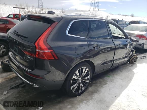 ✅ 2022 Volvo XC60 Inscription • VIN: YV4062RL1N1985947 • Lot: 71889832. Listed on Copart with 9,898 mi. Free auction sales archive from the USA and detailed vehicle history report at DreamBid. Image 3.