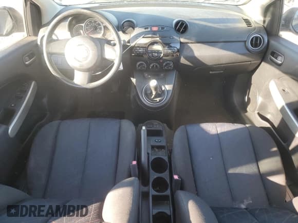 ✅ 2011 Mazda 2 Touring • VIN: JM1DE1HZ5B0129348 • Lot: 70913355. Wystawiony na Copart z przebiegiem 103 111 mil. Bezpłatny archiwum sprzedaży aukcyjnych z USA i szczegółowy raport historii pojazdu na DreamBid. Zdjęcie 8.