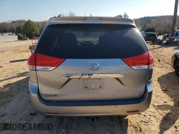 ✅ 2011 Toyota Sienna XLE • VIN: 5TDDK3DC5BS007656 • Lot: 93245175. Listed on Copart with 231,487 mi. Free auction sales archive from the USA and detailed vehicle history report at DreamBid. Image 6.