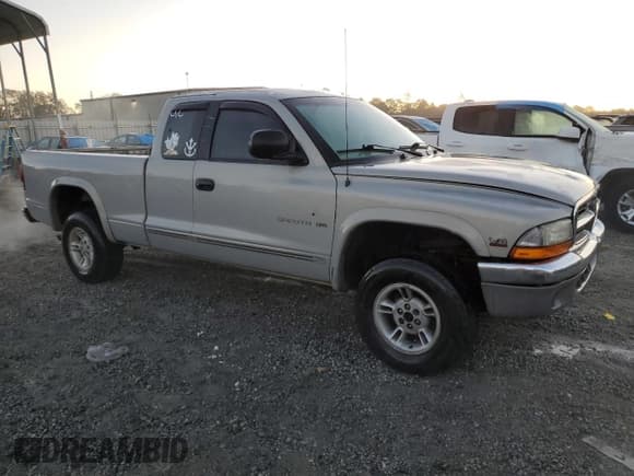 ✅ 2000 Dodge Dakota Sport • VIN: 1B7GG22N6YS591885 • Lot: 76525294. Wystawiony na Copart z przebiegiem 281 690 mil. Bezpłatny archiwum sprzedaży aukcyjnych z USA i szczegółowy raport historii pojazdu na DreamBid. Zdjęcie 4.