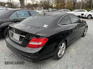 ✅ 2015 Mercedes-Benz C 250 • VIN: WDDGJ4HB5FG402644 • Lot: 43811716. Wystawiony na IAAI z przebiegiem 102 011 mil. Bezpłatny archiwum sprzedaży aukcyjnych z USA i szczegółowy raport historii pojazdu na DreamBid. Zdjęcie 4.