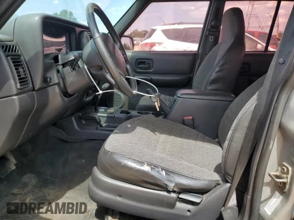 ✅ 2001 Jeep Cherokee Sport • VIN: 1J4FT48S01L612644 • Lot: 70850615. Wystawiony na Copart z przebiegiem 216 552 mil. Bezpłatny archiwum sprzedaży aukcyjnych z USA i szczegółowy raport historii pojazdu na DreamBid. Zdjęcie 7.