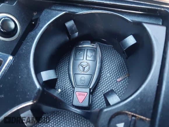 ✅ 2013 Mercedes-Benz E 350 Luxury • VIN: WDDHF5KB0DA668254 • Lot: 43742508. Listed on IAAI with 98,122 mi. Free auction sales archive from the USA and detailed vehicle history report at DreamBid. Image 11.