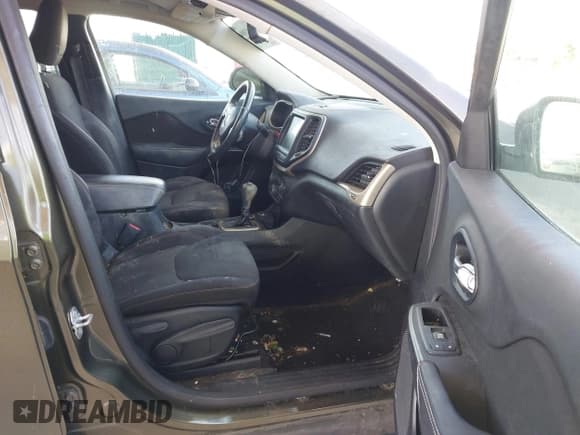 ✅ 2015 Jeep Cherokee Latitude • VIN: 1C4PJMCS8FW559172 • Lot: 43681804. Listed on IAAI with 35,998 mi. Free auction sales archive from the USA and detailed vehicle history report at DreamBid. Image 5.