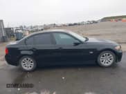 ✅ 2007 BMW 3 Series 328i • VIN: WBAVA33527KX81661 • Лот: 43804652. Опубликован ранее на IAAI с пробегом 198 336 миль. Бесплатный доступ к архиву аукционных продаж из США и подробный отчёт об истории автомобиля на DreamBid. Изображение 13.