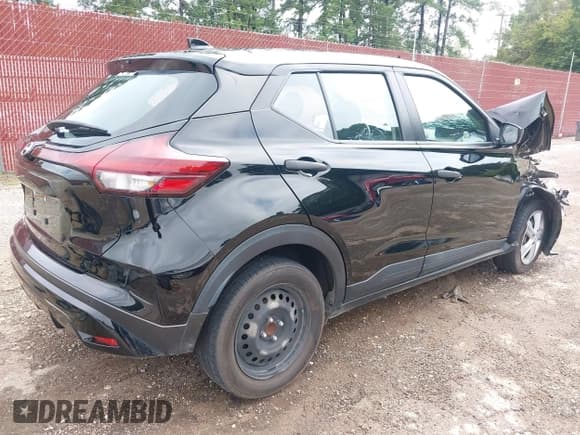 ✅ 2022 Nissan Kicks S • VIN: 3N1CP5BV6NL488219 • Lot: 43121333. Wystawiony na IAAI z przebiegiem 101 236 mil. Bezpłatny archiwum sprzedaży aukcyjnych z USA i szczegółowy raport historii pojazdu na DreamBid. Zdjęcie 4.