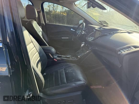 ✅ 2016 Ford Escape Titanium • VIN: 1FMCU0JX0GUA74577 • Lot: 80205944. Wystawiony na Copart z przebiegiem 104 781 mil. Bezpłatny archiwum sprzedaży aukcyjnych z USA i szczegółowy raport historii pojazdu na DreamBid. Zdjęcie 5.