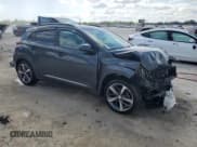 ✅ 2018 Hyundai Kona Limited • VIN: KM8K33A51JU082970 • Лот: 46569124. Опубликован ранее на Copart с пробегом 73 917 миль. Бесплатный доступ к архиву аукционных продаж из США и подробный отчёт об истории автомобиля на DreamBid. Изображение 4.