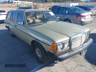 ✅ 1981 Mercedes-Benz 300 • VIN: WDBAB93A4BN004161 • Lot: 41290568. Wystawiony na IAAI z przebiegiem 18 887 mil. Bezpłatny archiwum sprzedaży aukcyjnych z USA i szczegółowy raport historii pojazdu na DreamBid. Zdjęcie 1.