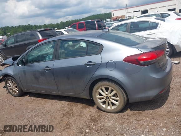 ✅ 2017 Kia Forte S • VIN: 3KPFL4A77HE107926 • Лот: 42473380. Опубликован ранее на IAAI с пробегом 178 593 миль. Бесплатный доступ к архиву аукционных продаж из США и подробный отчёт об истории автомобиля на DreamBid. Изображение 14.
