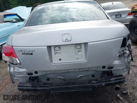 ✅ 2008 Honda Accord EX-L • VIN: JHMCP26818C012636 • Lot: 42171692. Wystawiony na IAAI z przebiegiem 183 907 mil. Bezpłatny archiwum sprzedaży aukcyjnych z USA i szczegółowy raport historii pojazdu na DreamBid. Zdjęcie 17.