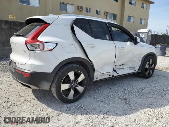 ✅ 2019 Volvo XC40 Momentum • VIN: YV4AC2HK8K2072999 • Lot: 45344975. Listed on Copart with 108,305 mi. Free auction sales archive from the USA and detailed vehicle history report at DreamBid. Image 3.