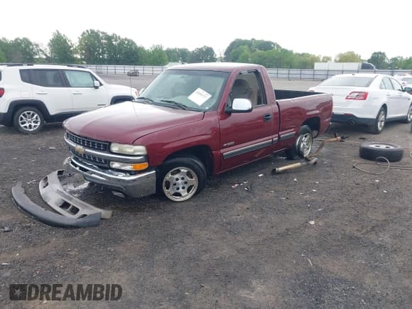 ✅ 2000 Chevrolet Silverado 1500 LS • VIN: 1GCEC14T1YZ251253 • Лот: 42094727. Опубликован ранее на IAAI с пробегом 425 300 миль. Бесплатный доступ к архиву аукционных продаж из США и подробный отчёт об истории автомобиля на DreamBid. Изображение 2.