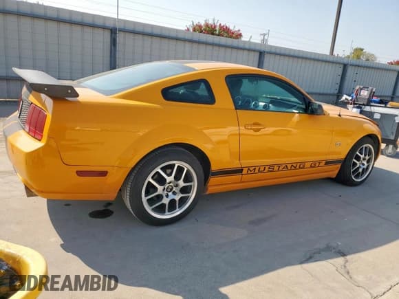 ✅ 2008 Ford Mustang GT Deluxe • VIN: 1ZVHT82H985138661 • Lot: 81414165. Listed on Copart with 97,023 mi. Free auction sales archive from the USA and detailed vehicle history report at DreamBid. Image 3.