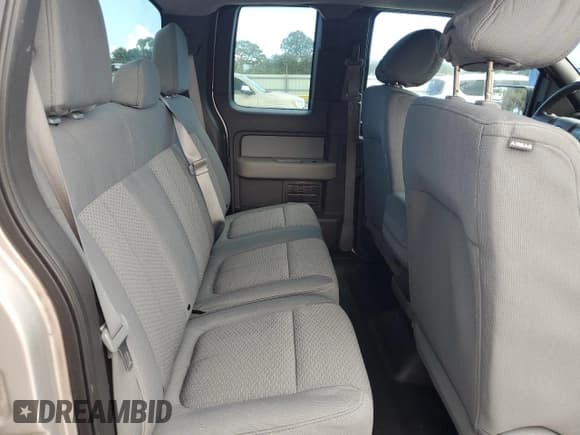 ✅ 2014 Ford F-150 XL • VIN: 1FTFX1CF5EKE93326 • Lot: 83835535. Wystawiony na Copart z przebiegiem 119 610 mil. Bezpłatny archiwum sprzedaży aukcyjnych z USA i szczegółowy raport historii pojazdu na DreamBid. Zdjęcie 10.