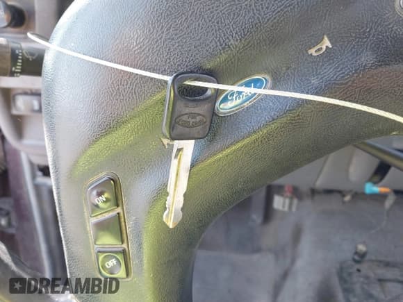 ✅ 1994 Ford Ranger Splash • VIN: 1FTCR15X3RPC11809 • Lot: 41878268. Wystawiony na IAAI z przebiegiem 252 657 mil. Bezpłatny archiwum sprzedaży aukcyjnych z USA i szczegółowy raport historii pojazdu na DreamBid. Zdjęcie 11.