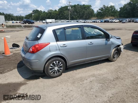 ✅ 2009 Nissan Versa SL • VIN: 3N1BC13E19L429454 • Lot: 68160075. Listed on Copart with 115,219 mi. Free auction sales archive from the USA and detailed vehicle history report at DreamBid. Image 3.