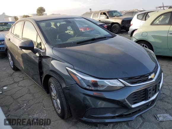 ✅ 2018 Chevrolet Cruze LT • VIN: 1G1BE5SM0J7216858 • Lot: 72445972. Wystawiony na Copart z przebiegiem Nie podano. Bezpłatny archiwum sprzedaży aukcyjnych z USA i szczegółowy raport historii pojazdu na DreamBid. Zdjęcie 4.