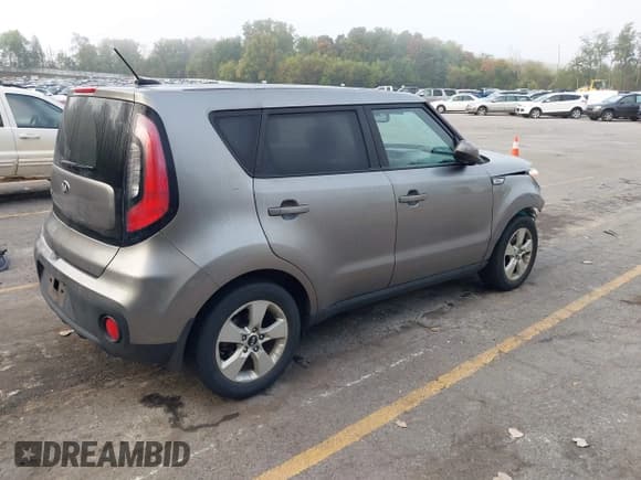 ✅ 2017 Kia Soul • VIN: KNDJN2A28H7488621 • Lot: 43310652. Wystawiony na IAAI z przebiegiem 55 324 mil. Bezpłatny archiwum sprzedaży aukcyjnych z USA i szczegółowy raport historii pojazdu na DreamBid. Zdjęcie 4.