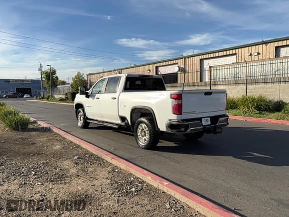 ✅ 2021 Chevrolet Silverado 2500HD Work Truck • VIN: 1GC4YLEY0MF197202 • Lot: 91739225. Wystawiony na Copart z przebiegiem 179 087 mil. Bezpłatny archiwum sprzedaży aukcyjnych z USA i szczegółowy raport historii pojazdu na DreamBid. Zdjęcie 3.