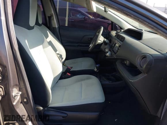 ✅ 2016 Toyota Prius One • VIN: JTDKDTB37G1132974 • Lot: 42865095. Listed on IAAI with 511,398 mi. Free auction sales archive from the USA and detailed vehicle history report at DreamBid. Image 5.