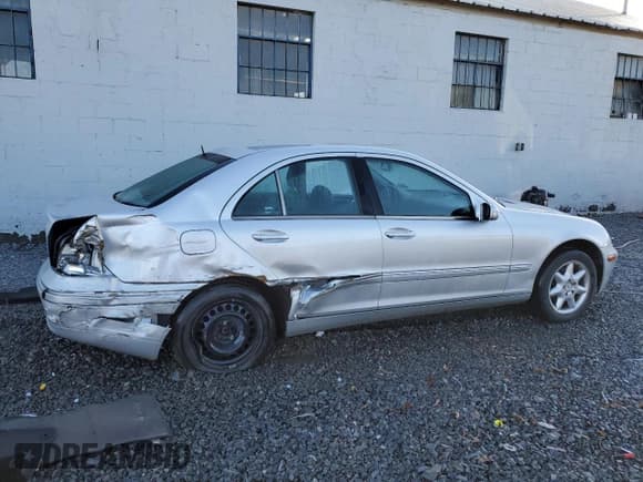 ✅ 2002 Mercedes-Benz C 230/260/280/320 • VIN: WDBRF61J92F200907 • Lot: 85004194. Wystawiony na Copart z przebiegiem 80 953 mil. Bezpłatny archiwum sprzedaży aukcyjnych z USA i szczegółowy raport historii pojazdu na DreamBid. Zdjęcie 3.