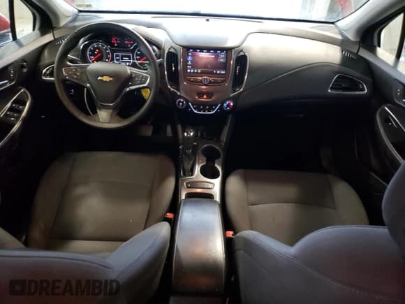 ✅ 2019 Chevrolet Cruze LT • VIN: 1G1BE5SM5K7123920 • Лот: 68964992. Опубликован ранее на Copart с пробегом 86 274 миль. Бесплатный доступ к архиву аукционных продаж из США и подробный отчёт об истории автомобиля на DreamBid. Изображение 8.