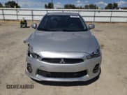 ✅ 2017 Mitsubishi Lancer ES • VIN: JA32U2FUXHU014607 • Lot: 80101395. Wystawiony na Copart z przebiegiem 135 025 mil. Bezpłatny archiwum sprzedaży aukcyjnych z USA i szczegółowy raport historii pojazdu na DreamBid. Zdjęcie 5.