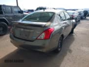 ✅ 2013 Nissan Versa S Plus • VIN: 3N1CN7AP5DL888422 • Lot: 42657923. Wystawiony na IAAI z przebiegiem 167 549 mil. Bezpłatny archiwum sprzedaży aukcyjnych z USA i szczegółowy raport historii pojazdu na DreamBid. Zdjęcie 4.