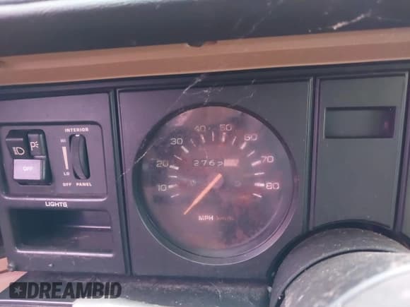 ✅ 1983 Pontiac Firebird • VIN: 1G2AS8718DN214145 • Lot: 43756736. Wystawiony na IAAI z przebiegiem Nie podano. Bezpłatny archiwum sprzedaży aukcyjnych z USA i szczegółowy raport historii pojazdu na DreamBid. Zdjęcie 7.