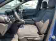 2025 Chevrolet Equinox FWD LT z VIN 3GNAXHEGXSL281788, wystawiony jako Copart lot #54975105 z przebiegiem 717 mil mil oraz Szkoda całkowita • Salvage title. Historia ofert i sprzedaży dostępna na DreamBid. Obrazek 7.