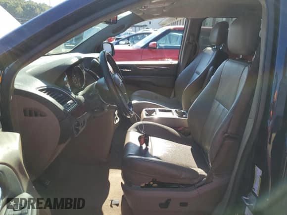 ✅ 2014 Chrysler Town & Country Touring L • VIN: 2C4RC1CG9ER285078 • Lot: 85173115. Listed on Copart with 192,021 mi. Free auction sales archive from the USA and detailed vehicle history report at DreamBid. Image 7.