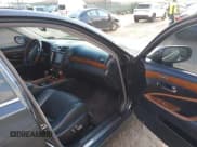 ✅ 2011 Lexus LS 460 • VIN: JTHCL5EF8B5012027 • Lot: 43864785. Wystawiony na IAAI z przebiegiem 175 799 mil. Bezpłatny archiwum sprzedaży aukcyjnych z USA i szczegółowy raport historii pojazdu na DreamBid. Zdjęcie 5.