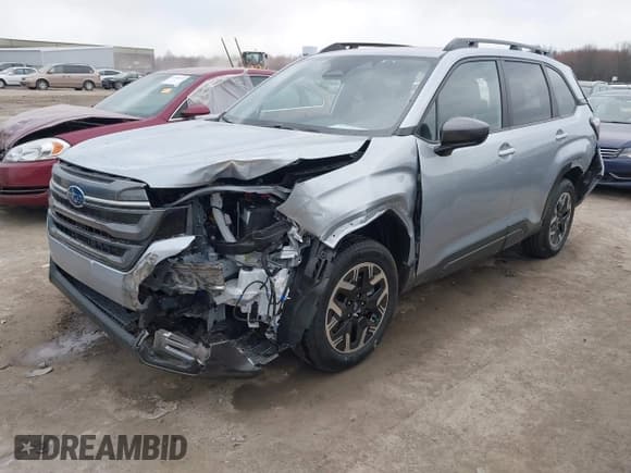 ✅ 2025 Subaru Forester Premium • VIN: JF2SLDBC5SH538293 • Lot: 41898976. Listed on IAAI with 424 mi. Free auction sales archive from the USA and detailed vehicle history report at DreamBid. Image 2.