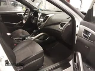 ✅ 2016 Hyundai Veloster • VIN: KMHTC6AD8GU267667 • Lot: 41299197. Wystawiony na IAAI z przebiegiem 111 954 mil. Bezpłatny archiwum sprzedaży aukcyjnych z USA i szczegółowy raport historii pojazdu na DreamBid. Zdjęcie 5.