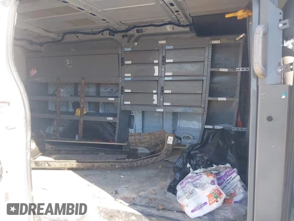 ✅ 2016 Ford Transit • VIN: 1FTYR1YG0GKB54092 • Lot: 43453920. Wystawiony na IAAI z przebiegiem Nie podano. Bezpłatny archiwum sprzedaży aukcyjnych z USA i szczegółowy raport historii pojazdu na DreamBid. Zdjęcie 8.