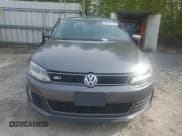 ✅ 2013 Volkswagen Jetta Autobahn • VIN: 3VW467AJ5DM248048 • Lot: 54397575. Wystawiony na Copart z przebiegiem 141 264 mil. Bezpłatny archiwum sprzedaży aukcyjnych z USA i szczegółowy raport historii pojazdu na DreamBid. Zdjęcie 5.