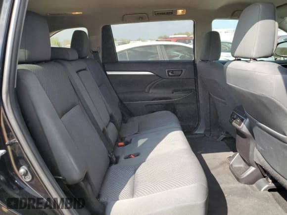 ✅ 2019 Toyota Highlander LE • VIN: 5TDZARFH0KS052525 • Lot: 86639665. Wystawiony na Copart z przebiegiem 75 535 mil. Bezpłatny archiwum sprzedaży aukcyjnych z USA i szczegółowy raport historii pojazdu na DreamBid. Zdjęcie 11.