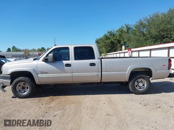 ✅ 2006 Chevrolet Silverado 2500HD LT3 • VIN: 1GCHK23D36F158054 • Лот: 43542847. Опубликован ранее на IAAI с пробегом 323 376 миль. Бесплатный доступ к архиву аукционных продаж из США и подробный отчёт об истории автомобиля на DreamBid. Изображение 14.