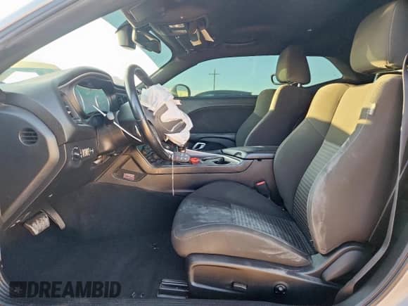 2021 Dodge Challenger R/T z VIN 2C3CDZBT6MH546420, wystawiony jako Copart lot #81616845 z przebiegiem 67 087 mil mil oraz Szkoda całkowita • Salvage title. Historia ofert i sprzedaży dostępna na DreamBid. Obrazek 7.