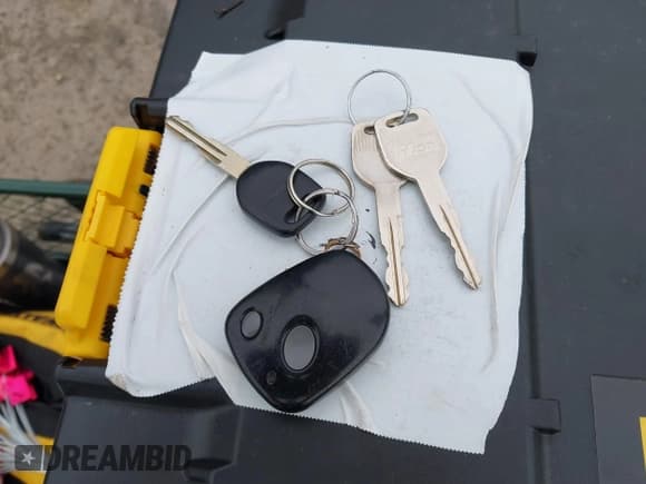 ✅ 2001 Subaru Legacy L • VIN: 4S3BH635517300038 • Lot: 41827618. Wystawiony na IAAI z przebiegiem 178 519 mil. Bezpłatny archiwum sprzedaży aukcyjnych z USA i szczegółowy raport historii pojazdu na DreamBid. Zdjęcie 11.