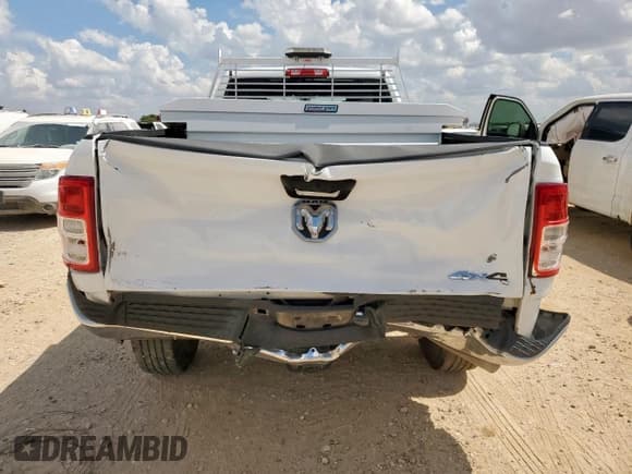 ✅ 2023 Ram 2500 Tradesman • VIN: 3C6UR5HJ4PG548615 • Lot: 70086835. Wystawiony na Copart z przebiegiem 18 577 mil. Bezpłatny archiwum sprzedaży aukcyjnych z USA i szczegółowy raport historii pojazdu na DreamBid. Zdjęcie 6.