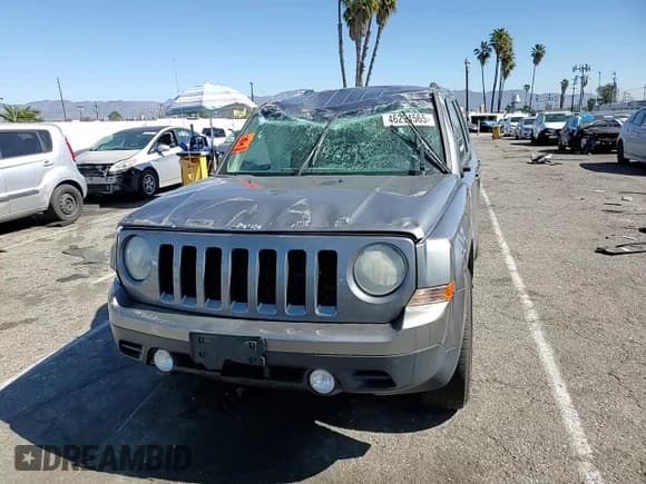 ✅ 2012 Jeep Patriot Limited • VIN: 1C4NJPCB9CD523085 • Lot: 46294565. Listed on Copart with 149,063 mi. Free auction sales archive from the USA and detailed vehicle history report at DreamBid. Image 12.