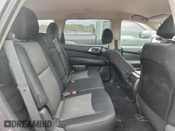 ✅ 2019 Nissan Pathfinder SV • VIN: 5N1DR2MMXKC632811 • Lot: 91018975. Wystawiony na Copart z przebiegiem 115 472 mil. Bezpłatny archiwum sprzedaży aukcyjnych z USA i szczegółowy raport historii pojazdu na DreamBid. Zdjęcie 11.