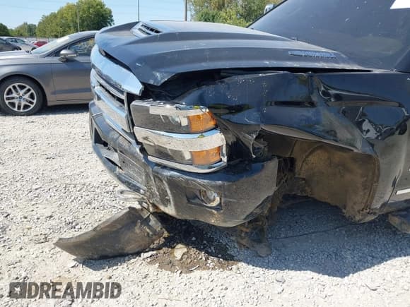 ✅ 2018 Chevrolet Silverado 2500HD High Country • VIN: 1GC1KXEY2JF276409 • Lot: 43179213. Listed on IAAI with 122,005 mi. Free auction sales archive from the USA and detailed vehicle history report at DreamBid. Image 6.